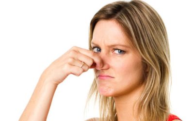 O que causa o mau cheiro no ar-condicionado?